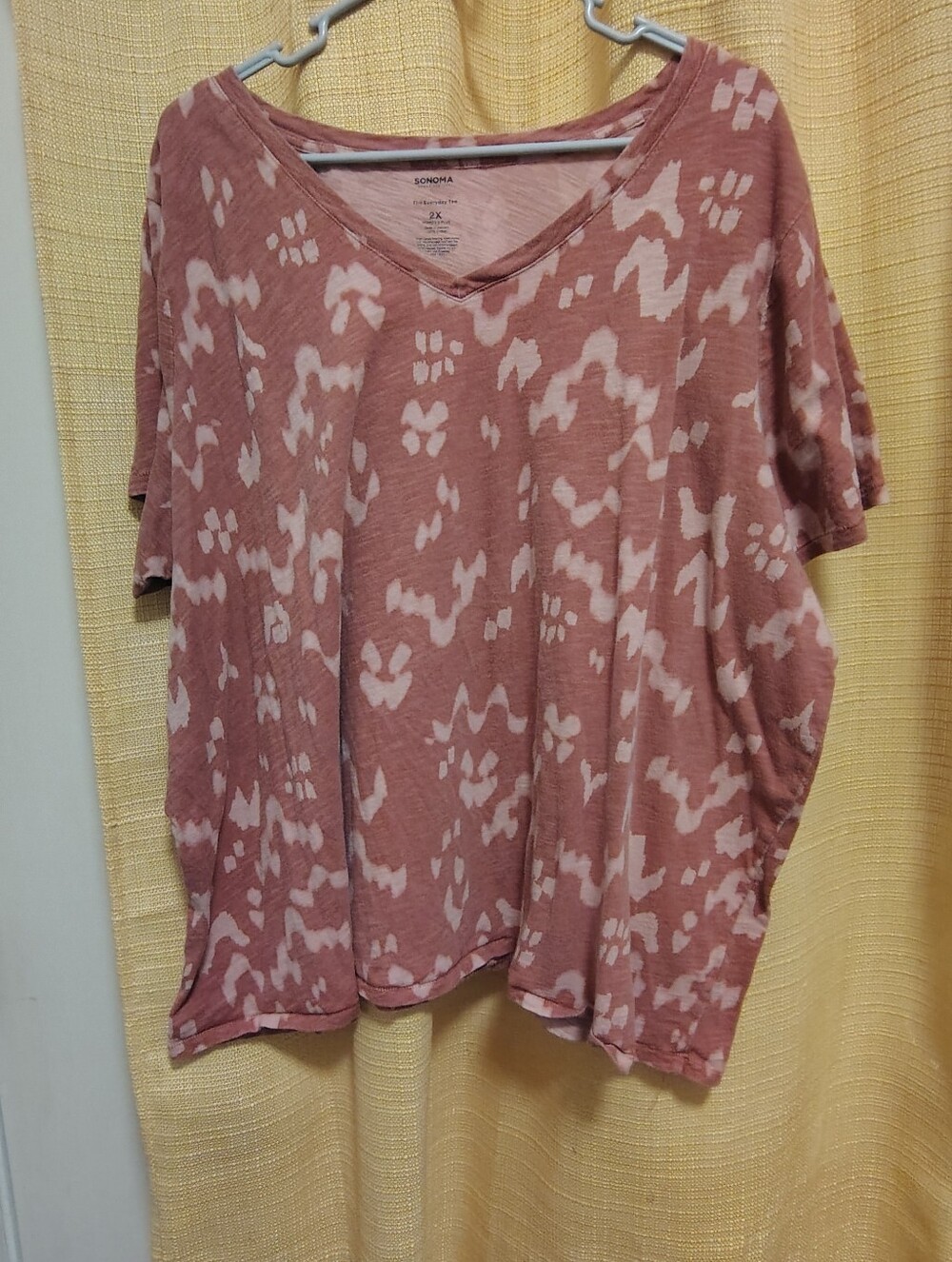 Super cute VINTAGE dusty pink abstract short sleev from Sonoma Goods For Life !